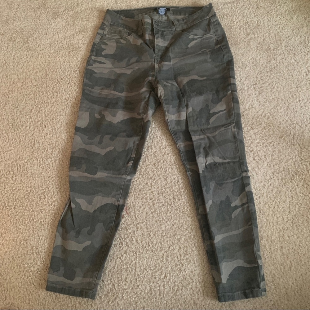 Women's 12 D Jeans Green Camo Pants Straight Stretch Relax Fit.
